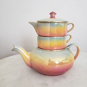 Stacking teapot set